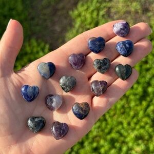 Manifestation Crystal Heart Set – Amethyst, Labradorite, Sodalite | Mini Pocket
